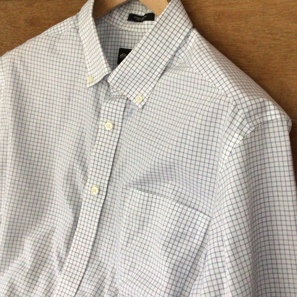 Eddie Bauer Wrinkle Free White with Navy Blue Checks Shirt XL